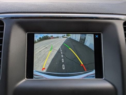 Used 2018 Jeep Grand Cherokee Limited image 14