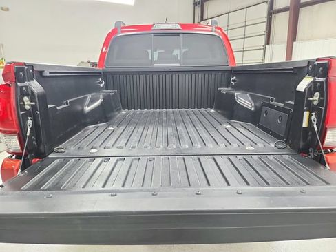 Used 2019 Toyota Tacoma SR w/ SR Convenience Package AWD/4WD image 39