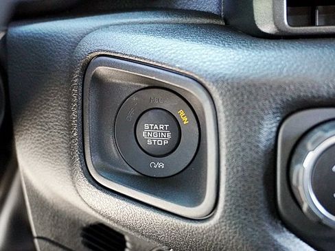 New 2025 Jeep Gladiator Sport image 35