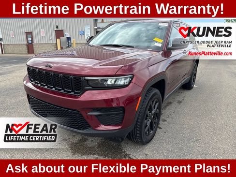 Used 2024 Jeep Grand Cherokee Altitude AWD/4WD image 9