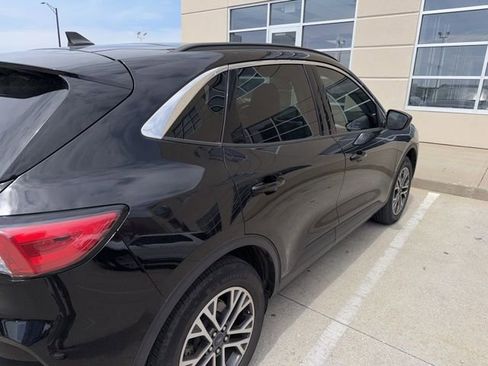 Used 2020 Ford Escape SEL image 4