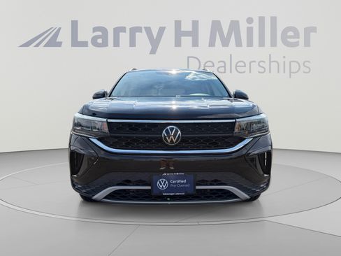 Certified 2023 Volkswagen Taos SE w/ Panoramic Sunroof Package AWD/4WD image 8
