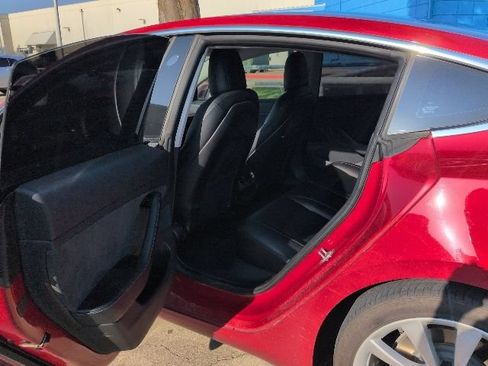 Used 2018 Tesla Model 3 Mid Range RWD image 9