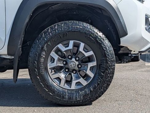 Used 2023 Toyota Tacoma TRD Off-Road w/ Black Out Package (TMS) AWD/4WD image 7
