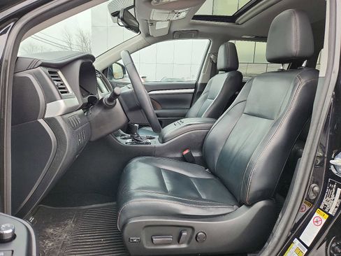 Used 2015 Toyota Highlander XLE image 13