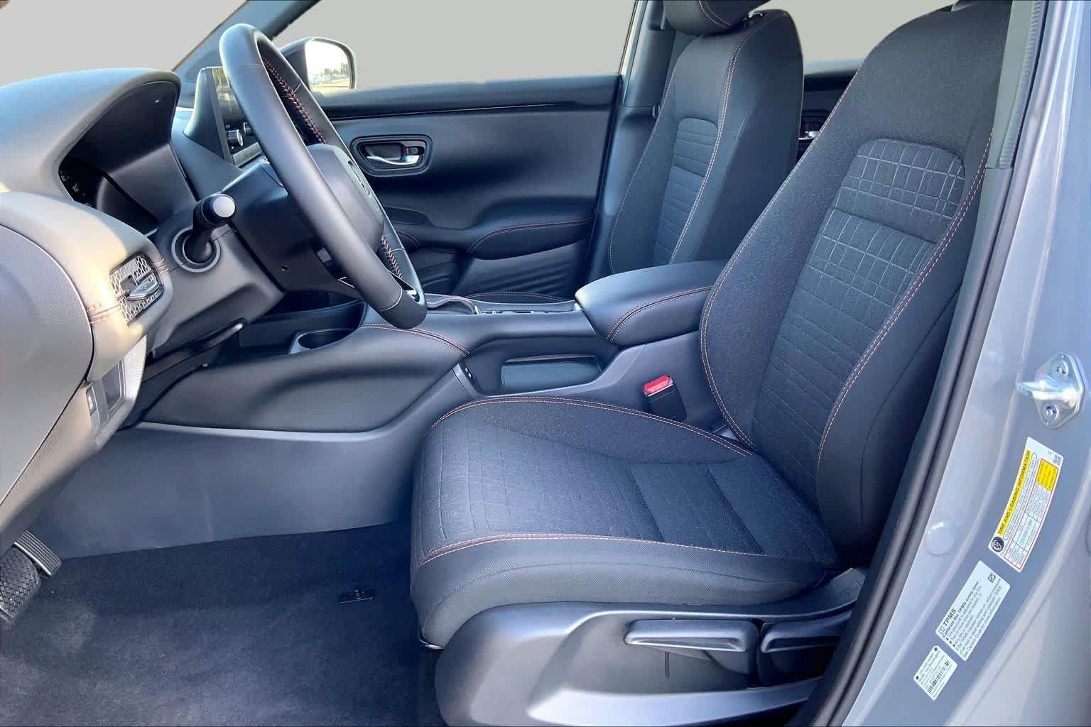 Used 2025 Honda HR-V Sport image 7