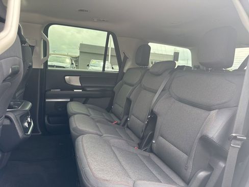 Used 2025 Ford Expedition Active AWD/4WD image 26