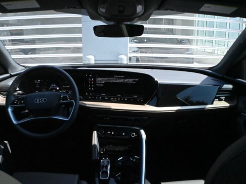 Used 2025 Audi Q5 Premium Plus image 17