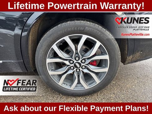 Used 2024 Cadillac XT6 Sport w/ Technology Package AWD/4WD image 17