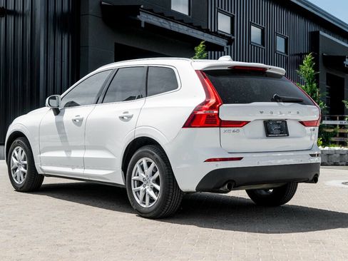 Used 2021 Volvo XC60 T5 Momentum AWD/4WD image 2