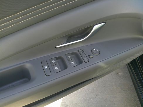 Used 2023 Hyundai Elantra SEL w/ Convenience Package image 18