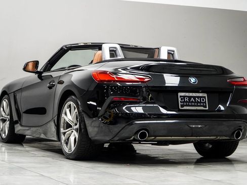 Used 2019 BMW Z4 sDrive30i w/ Premium Package image 12