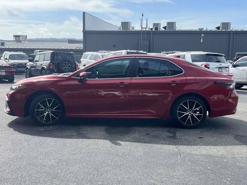 Used 2024 Toyota Camry SE w/ Cold Weather Package FWD image 7