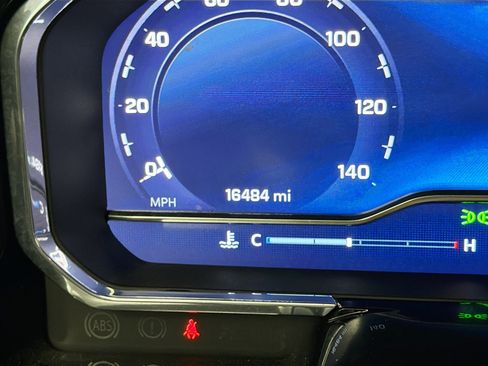 Used 2025 Chevrolet Silverado 1500 LT RWD image 8
