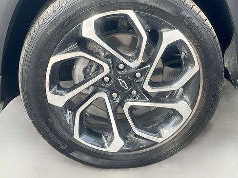 Used 2025 Chevrolet Trax RS w/ Driver Confidence Package FWD image 29