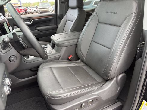 Used 2024 GMC Sierra 1500 Denali w/ Technology Package AWD/4WD image 21