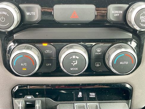 Used 2022 RAM 1500 Big Horn RWD image 16