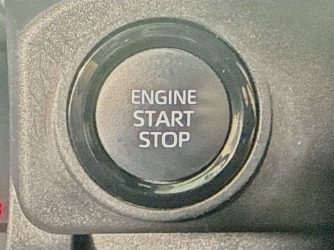 Used 2026 Toyota Tacoma SR5 AWD/4WD image 21