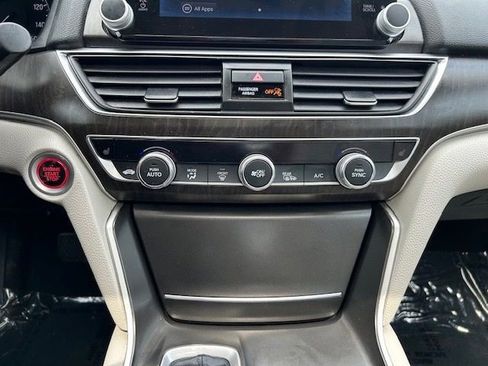 Used 2018 Honda Accord EX image 20