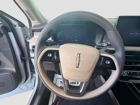 Certified 2023 Lincoln Corsair Standard FWD w/ Equipment Group 101A image 11