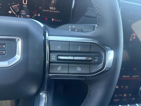 Used 2025 GMC Acadia Elevation image 20