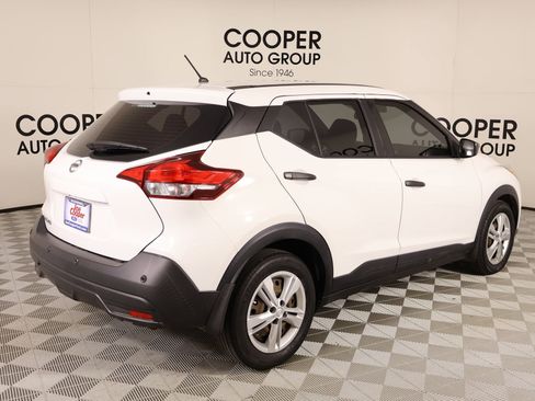 Used 2020 Nissan Kicks S image 19
