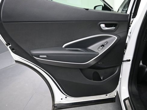 Used 2018 Hyundai Santa Fe Sport image 17