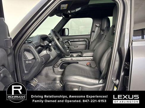 Used 2025 Land Rover Defender 110 AWD/4WD image 4