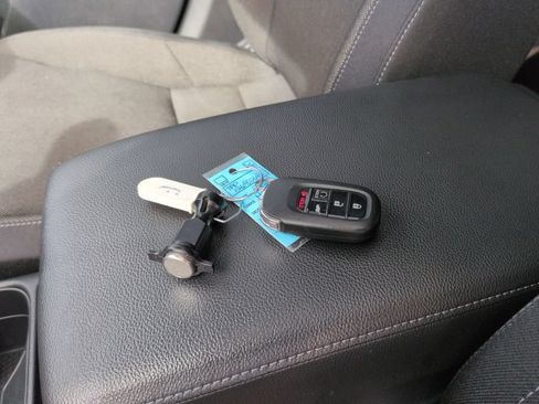 Used 2024 Honda CR-V EX image 34