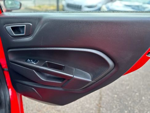 Used 2014 Ford Fiesta SE w/ Equipment Group 201A FWD image 30