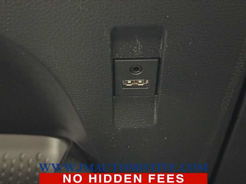 Used 2020 Toyota Corolla LE FWD image 36
