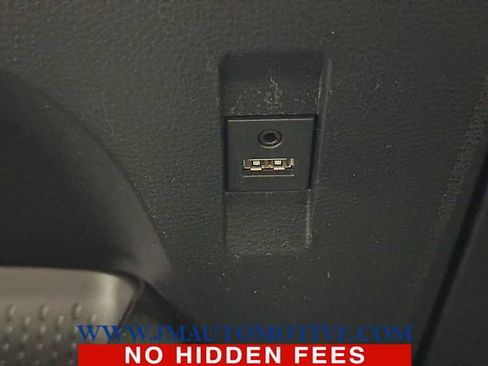 Used 2020 Toyota Corolla LE image 36