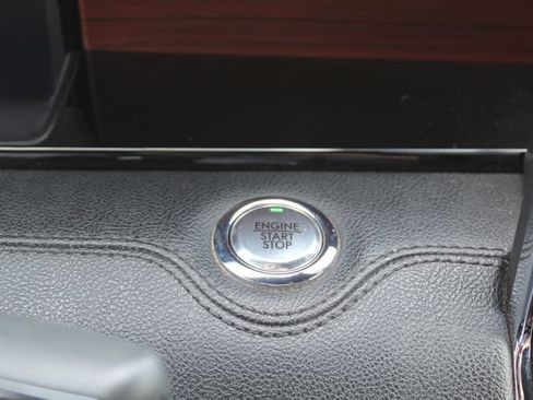 Used 2020 Lincoln Navigator 2WD image 31