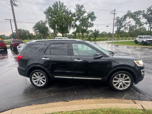 Used 2017 Ford Explorer Limited w/ Equipment Group 303A AWD/4WD image 4