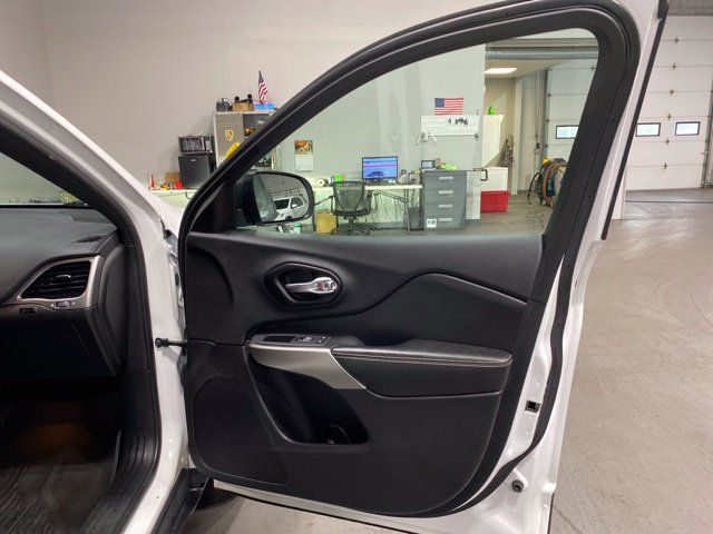 Used 2021 Jeep Cherokee Latitude Lux 80th Anniv w/ Quick Order Package 26U 80TH AWD/4WD image 29
