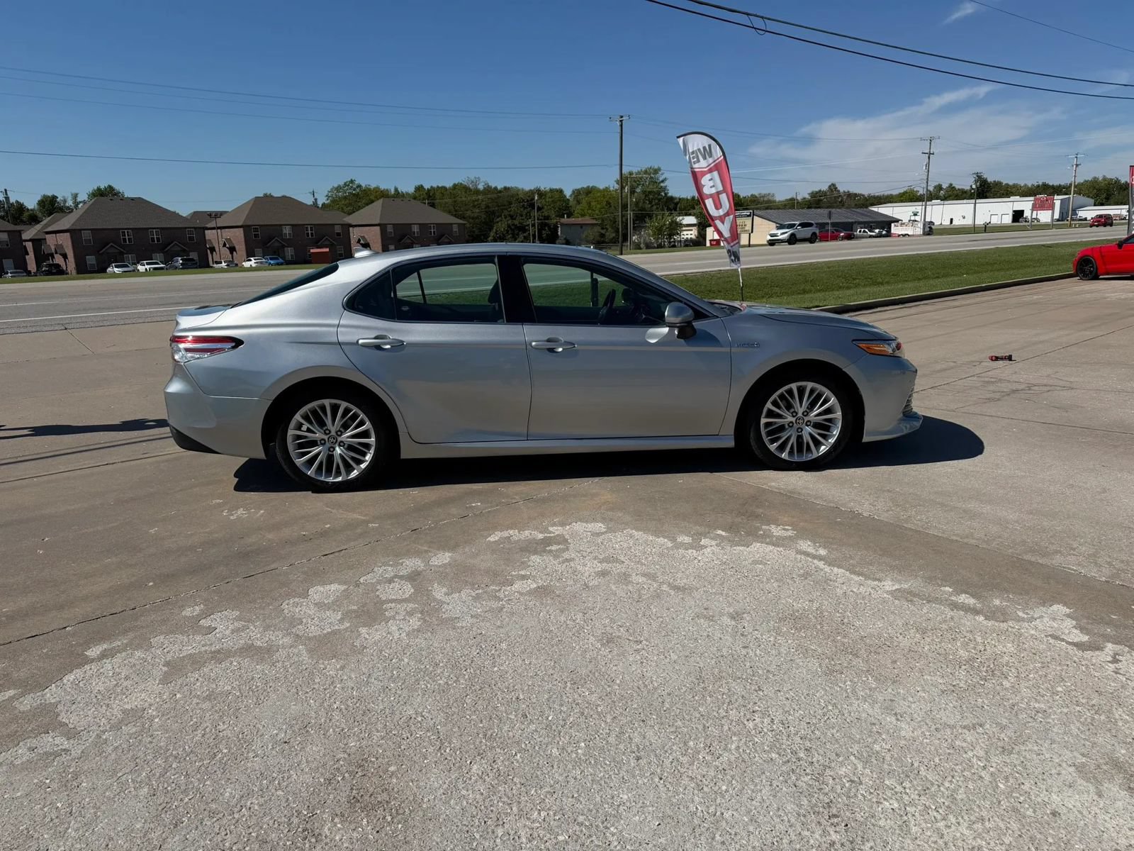 Used 2020 Toyota Camry XLE w/ Driver Assist Package FWD image 2