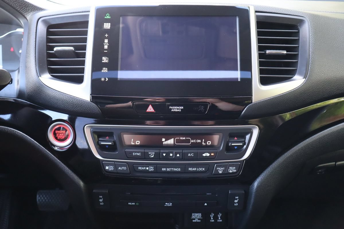 Used 2016 Honda Pilot Touring image 37