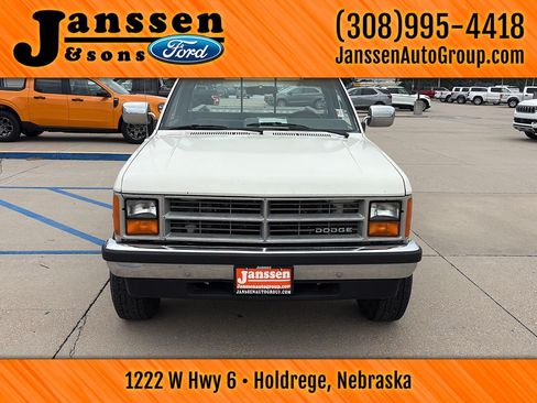 Used 1987 Dodge Dakota 4x4 Regular Cab image 3