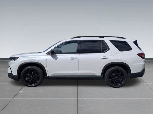 Used 2025 Honda Pilot Black Edition image 2