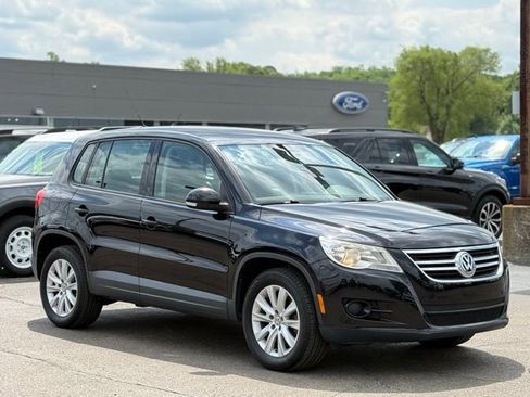 Used 2010 Volkswagen Tiguan SE AWD/4WD image 30