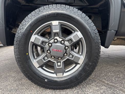 Used 2025 GMC Sierra 2500 SLE w/ SLE Convenience Package AWD/4WD image 10