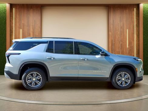 New 2026 Chevrolet Traverse LT w/ Driver Confidence Package FWD image 34