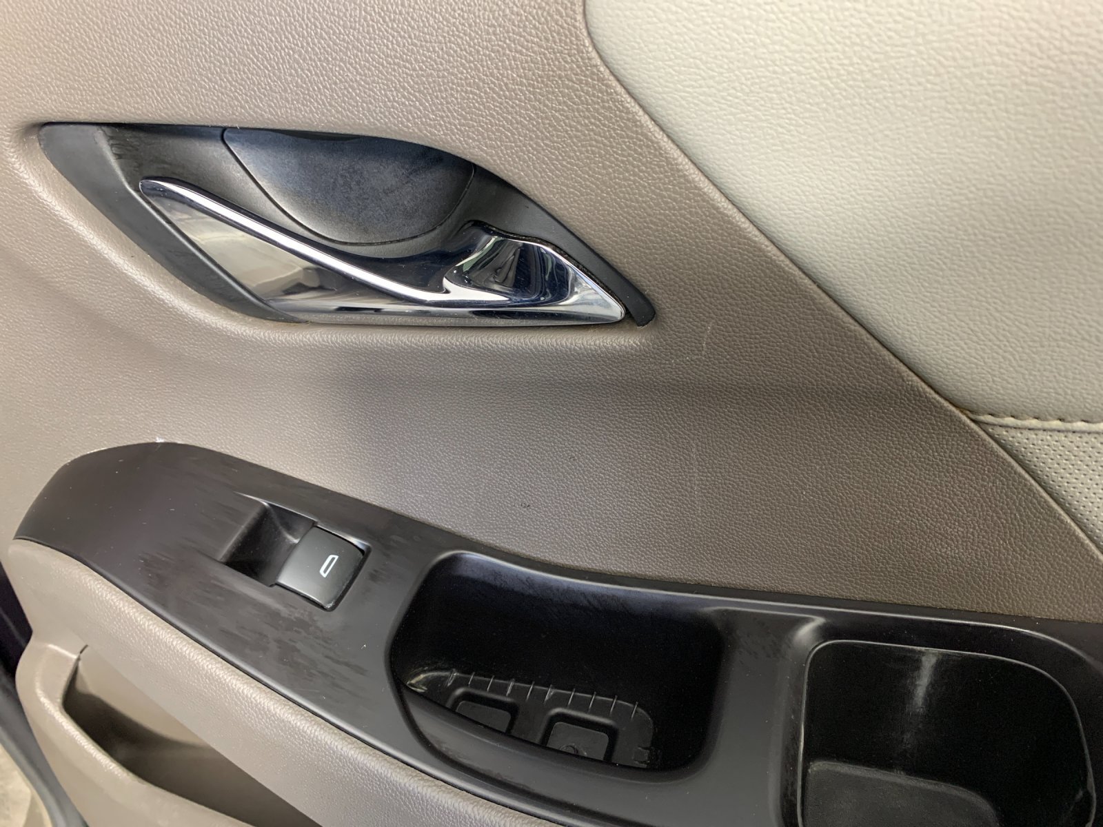 Used 2020 Chevrolet Traverse Premier w/ LPO, Floor Liner Package FWD image 37