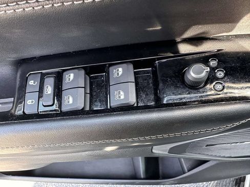 Used 2022 Jeep Wagoneer Series III w/ Convenience Group I AWD/4WD image 9