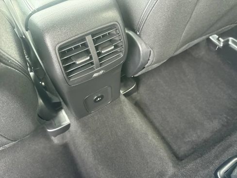 Used 2024 Ford Escape Active AWD/4WD image 17
