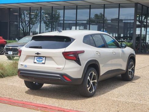 New 2026 Chevrolet Trax RS image 4