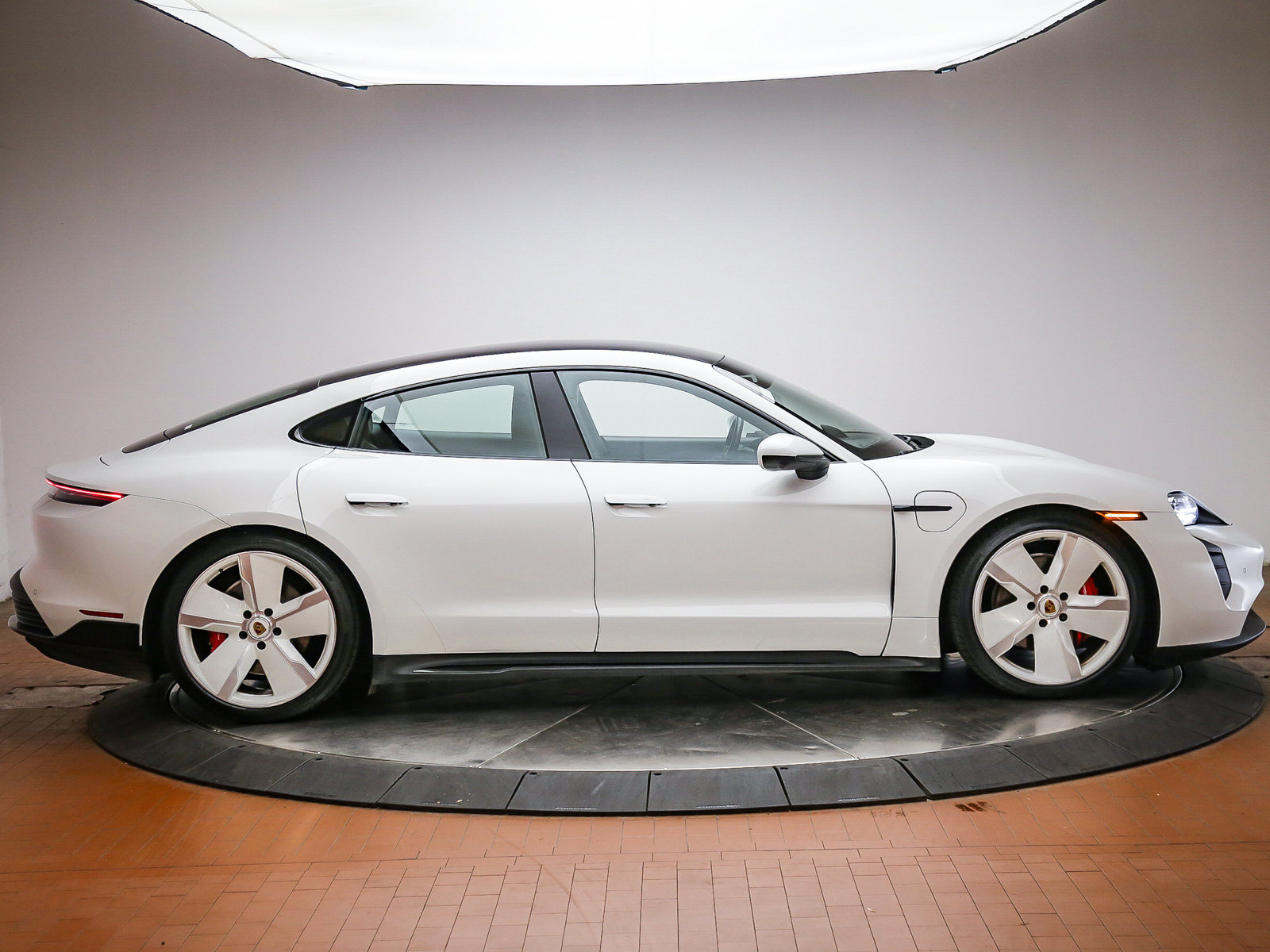Certified 2021 Porsche Taycan 4S w/ Premium Package AWD/4WD image 8