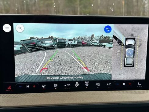 Used 2025 Ford Maverick Lariat image 31