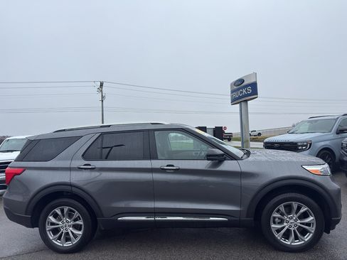 Certified 2023 Ford Explorer Limited w/ Equipment Group 301A image 4