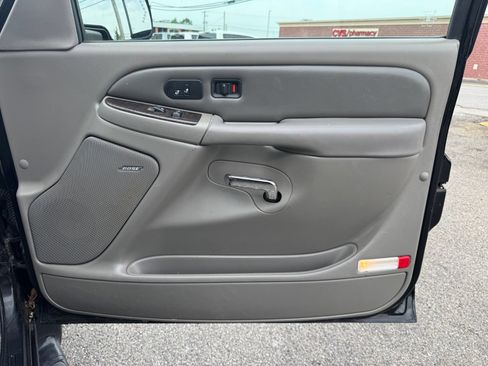 Used 2006 GMC Yukon XL Denali AWD/4WD image 32